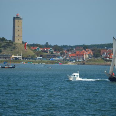 Terschelling is een populaire plek in Werelderfgoed Waddenzee voor watersport